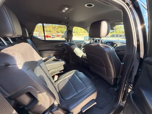 2022 Chevrolet Traverse - $23,495