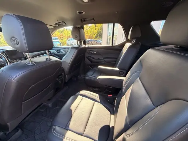 2022 Chevrolet Traverse - $23,495