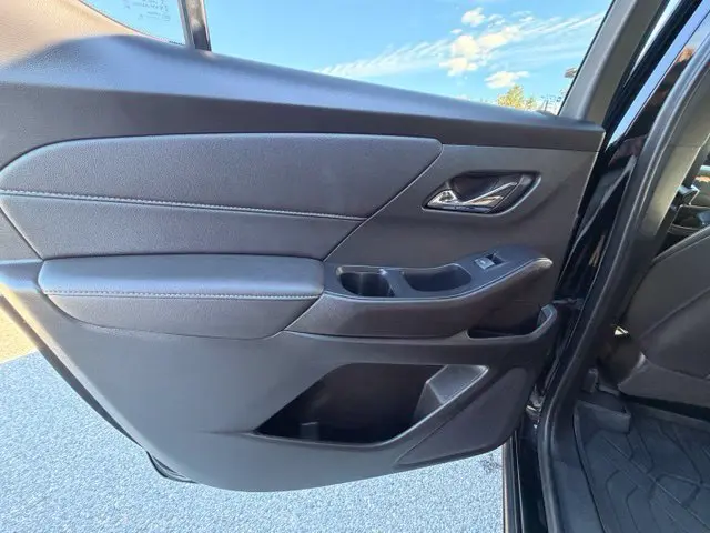 2022 Chevrolet Traverse - $23,495