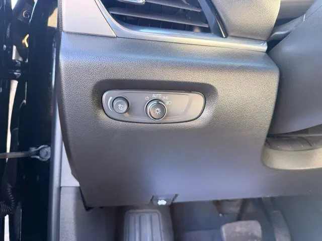 2022 Chevrolet Traverse - $23,495