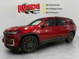 2022 Chevrolet Traverse with Cherry Red Tintcoat Exterior