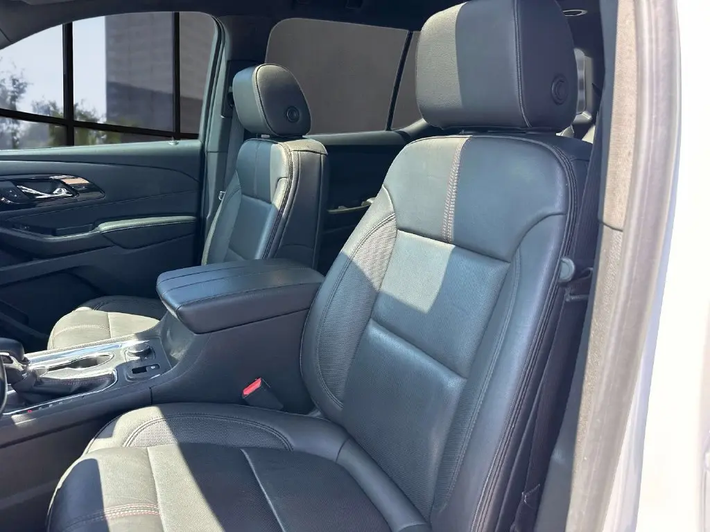 2023 Chevrolet Traverse - $39,995