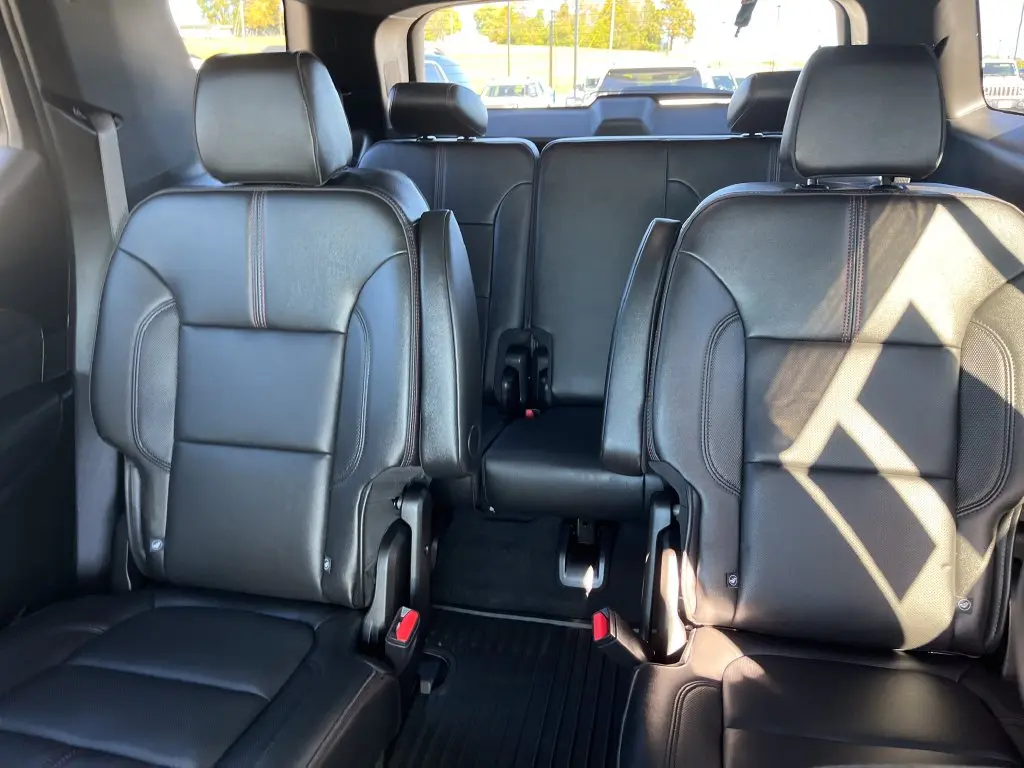 2023 Chevrolet Traverse - $34,400