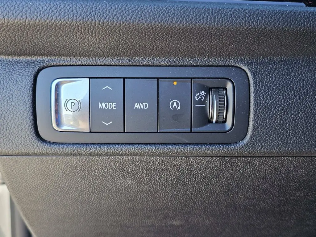 2025 Chevrolet Traverse - $44,000