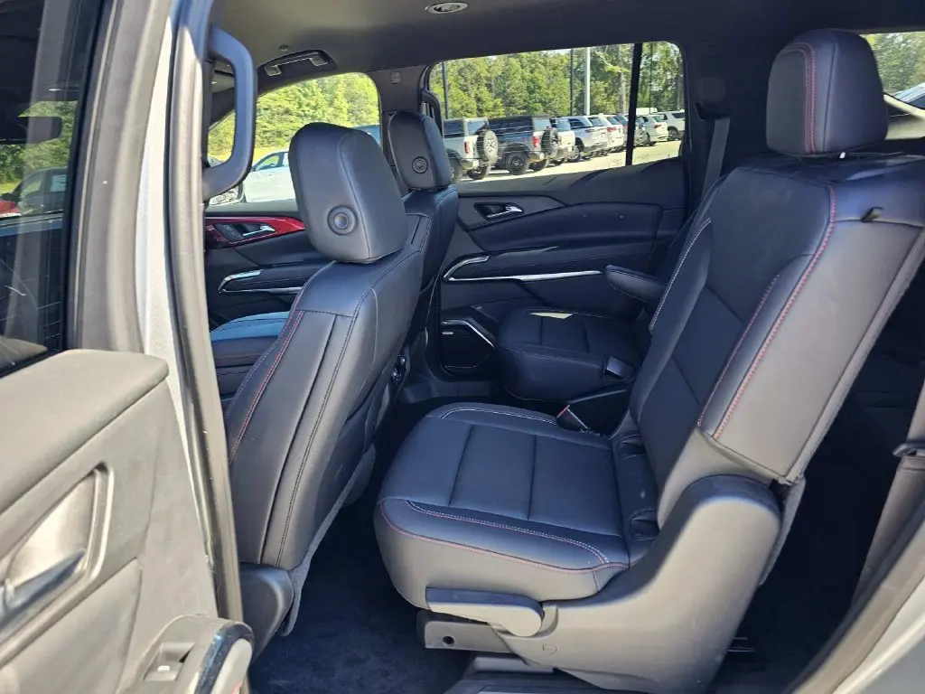 2025 Chevrolet Traverse - $44,000