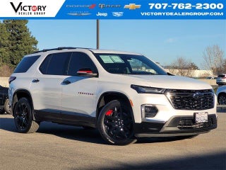 2023 Chevrolet Traverse with Iridescent Pearl Tricoat Exterior