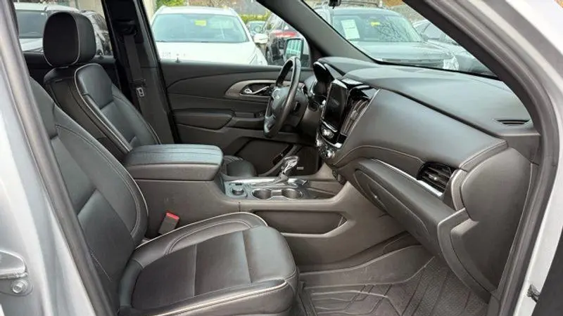 2022 Chevrolet Traverse Premier