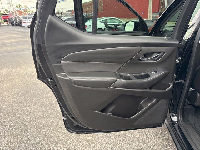 2021 Chevrolet Traverse - $24,999