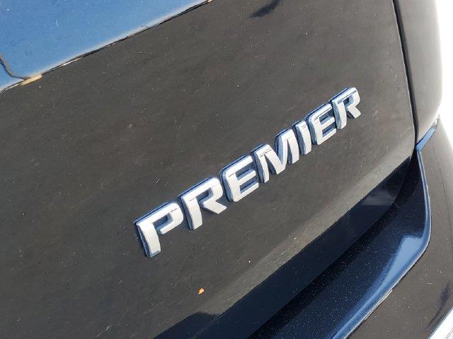 2022 Chevrolet Traverse - $27,900