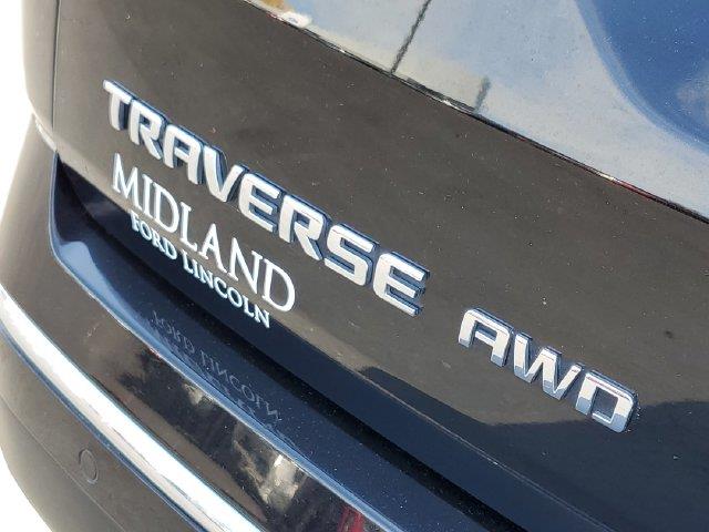 2022 Chevrolet Traverse - $27,900