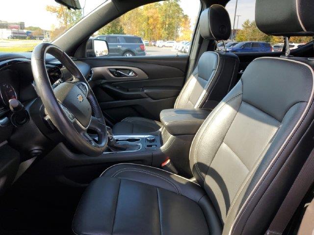 2022 Chevrolet Traverse - $27,900