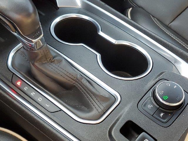 2022 Chevrolet Traverse - $27,900
