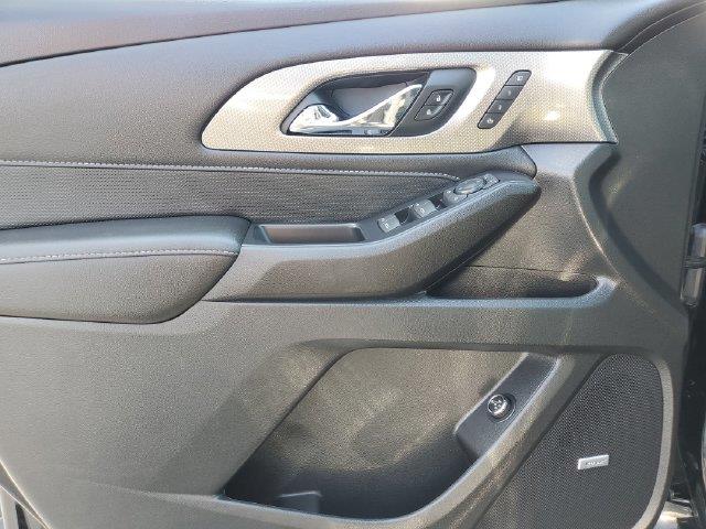 2022 Chevrolet Traverse - $27,900