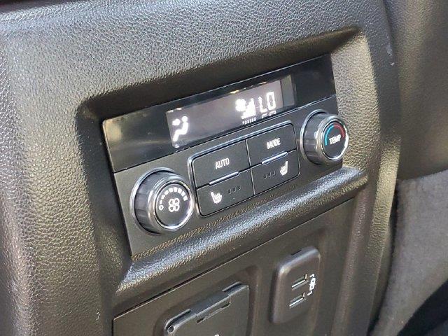 2022 Chevrolet Traverse - $27,900