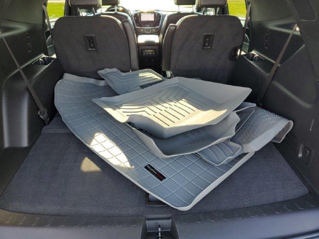 2022 Chevrolet Traverse - $27,900