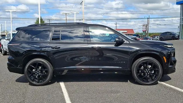 2025 Chevrolet Traverse RS