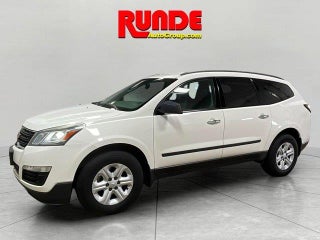 2014 Chevrolet Traverse with White Exterior