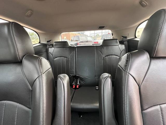 2016 Chevrolet Traverse - $14,900