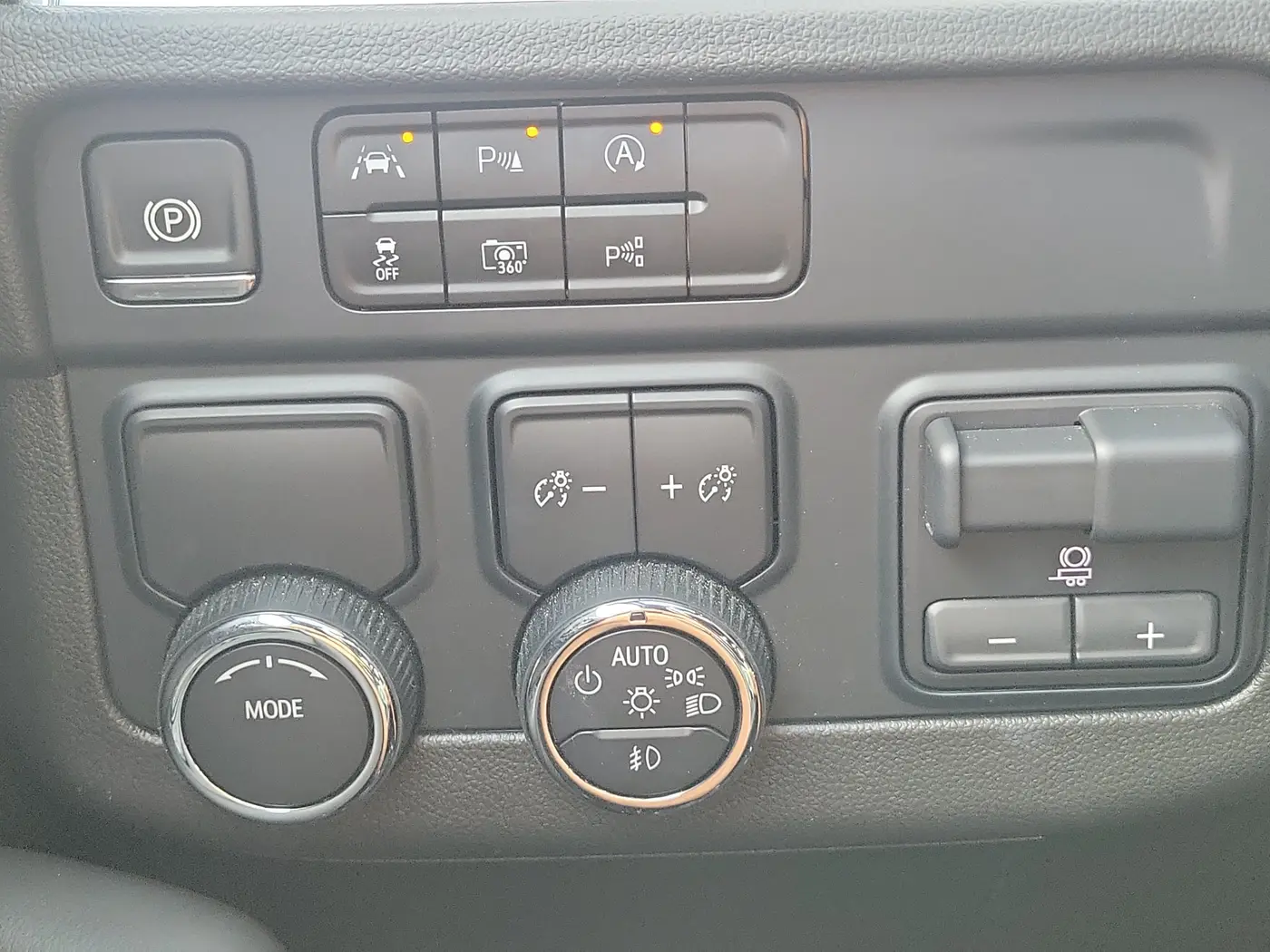 2025 Chevrolet Suburban - $64,880