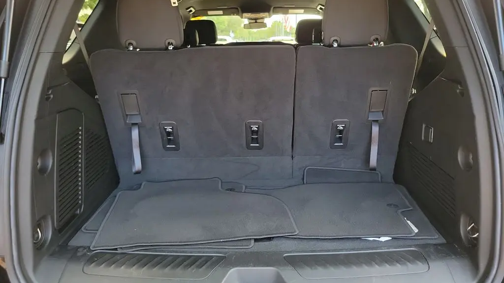 2025 Chevrolet Tahoe LS