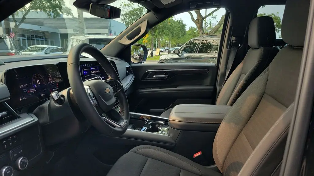 2025 Chevrolet Tahoe LS