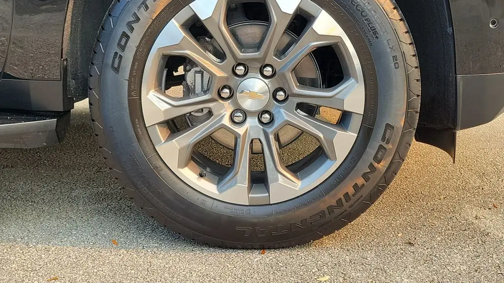 2025 Chevrolet Tahoe LS