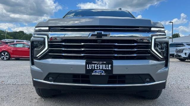 2025 Chevrolet Suburban LT