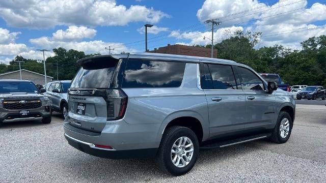 2025 Chevrolet Suburban LT
