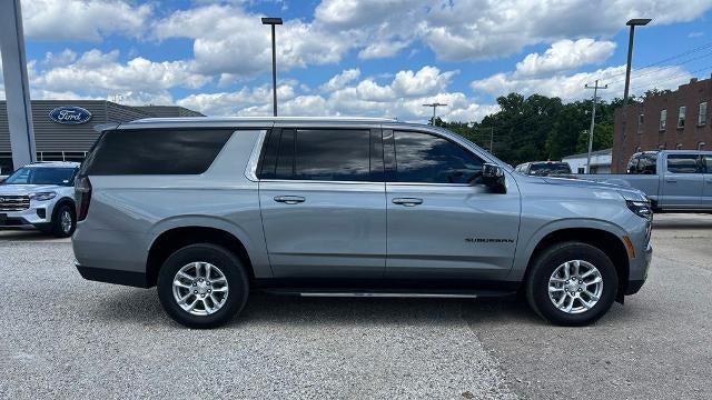 2025 Chevrolet Suburban LT
