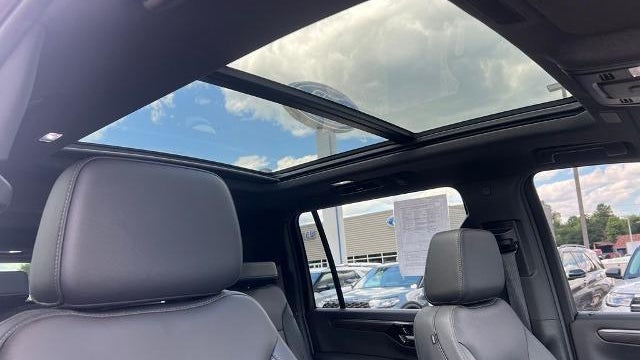 2025 Chevrolet Suburban LT