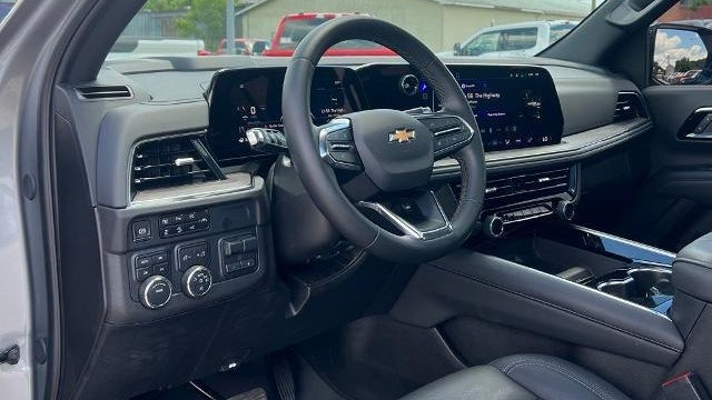 2025 Chevrolet Suburban LT