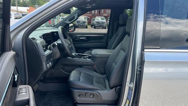2025 Chevrolet Suburban LT
