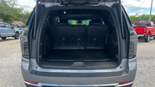 2025 Chevrolet Suburban LT
