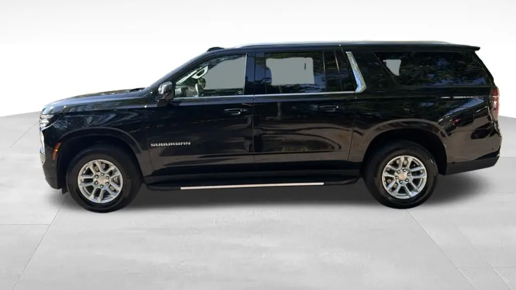 2025 Chevrolet Suburban LT