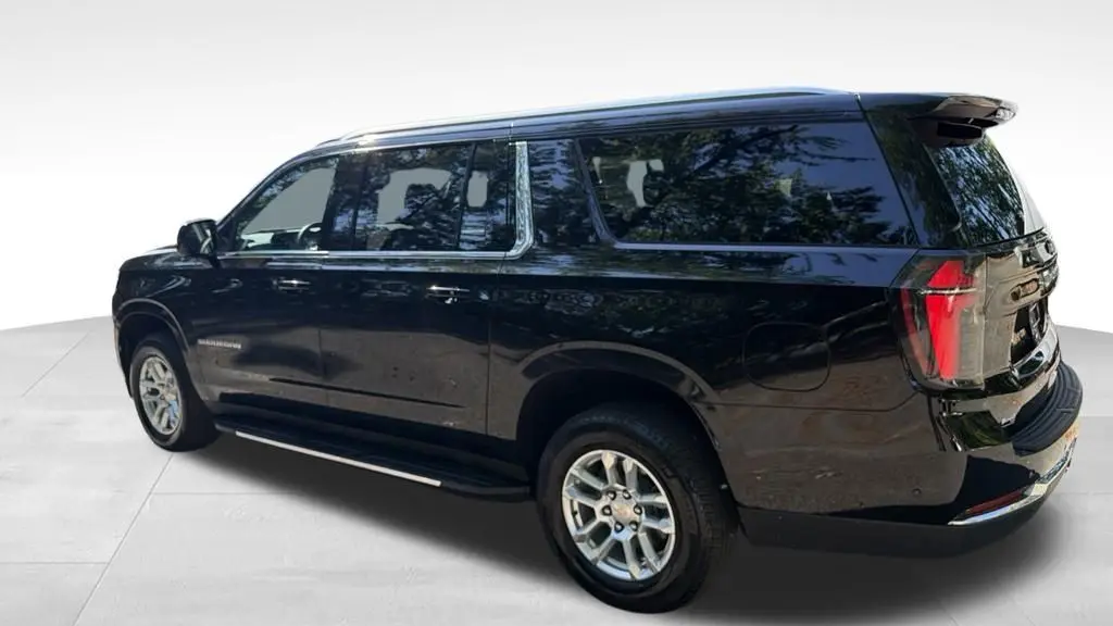 2025 Chevrolet Suburban LT