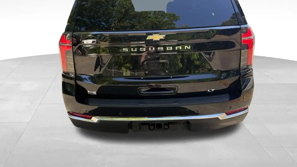2025 Chevrolet Suburban LT