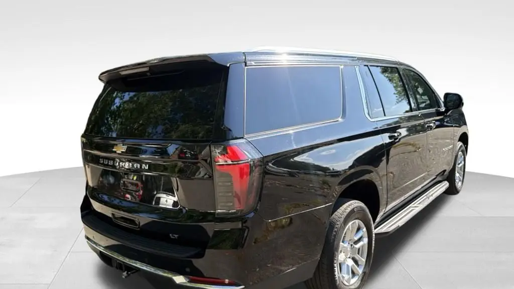 2025 Chevrolet Suburban LT