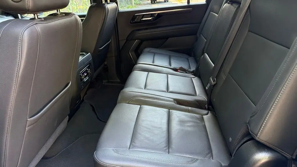 2025 Chevrolet Suburban LT
