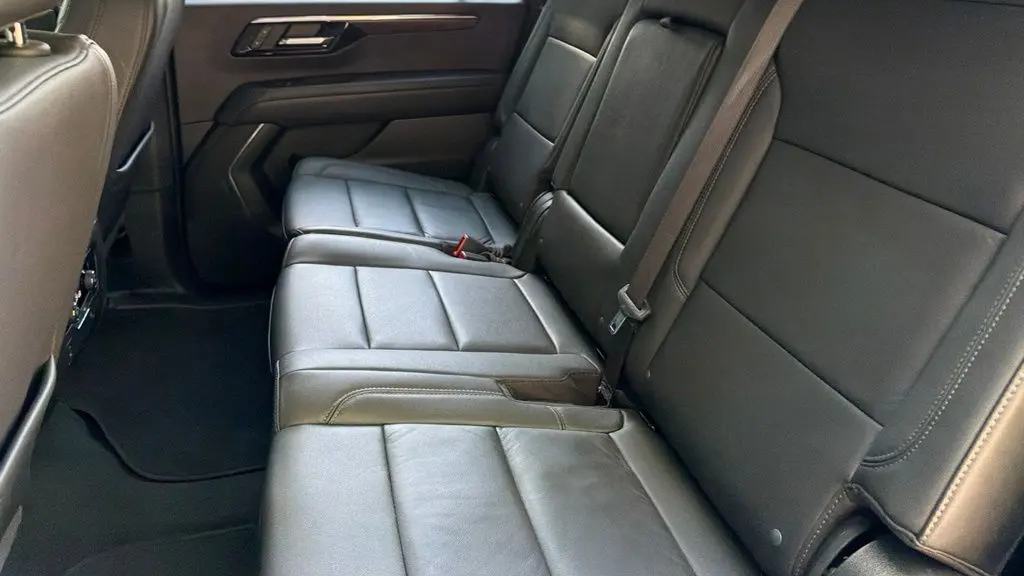 2025 Chevrolet Suburban LT