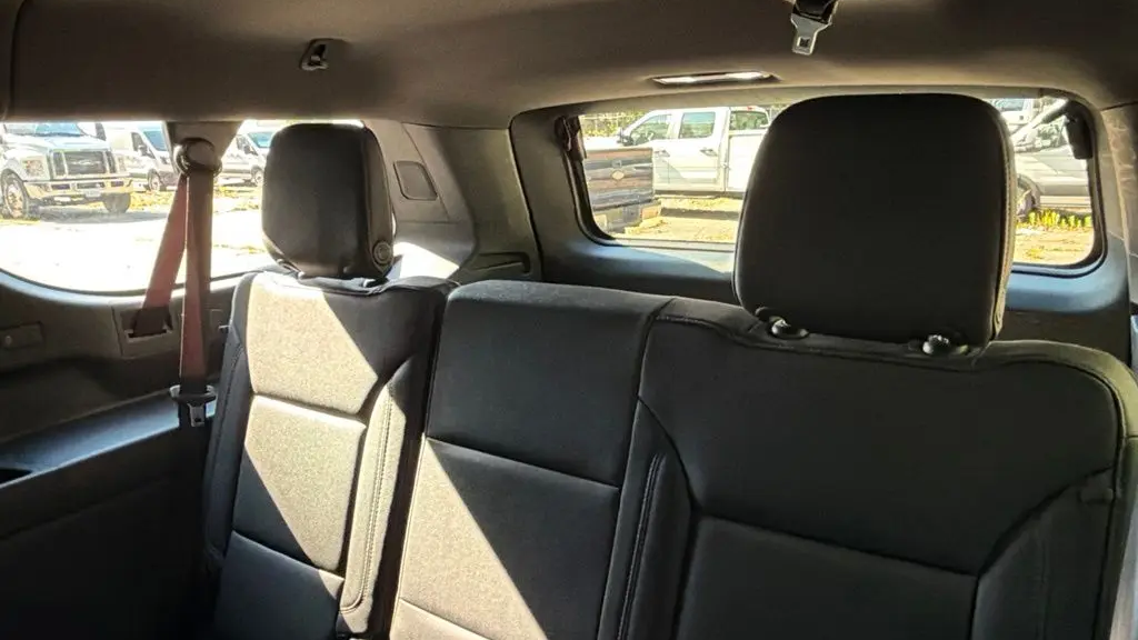 2025 Chevrolet Suburban LT