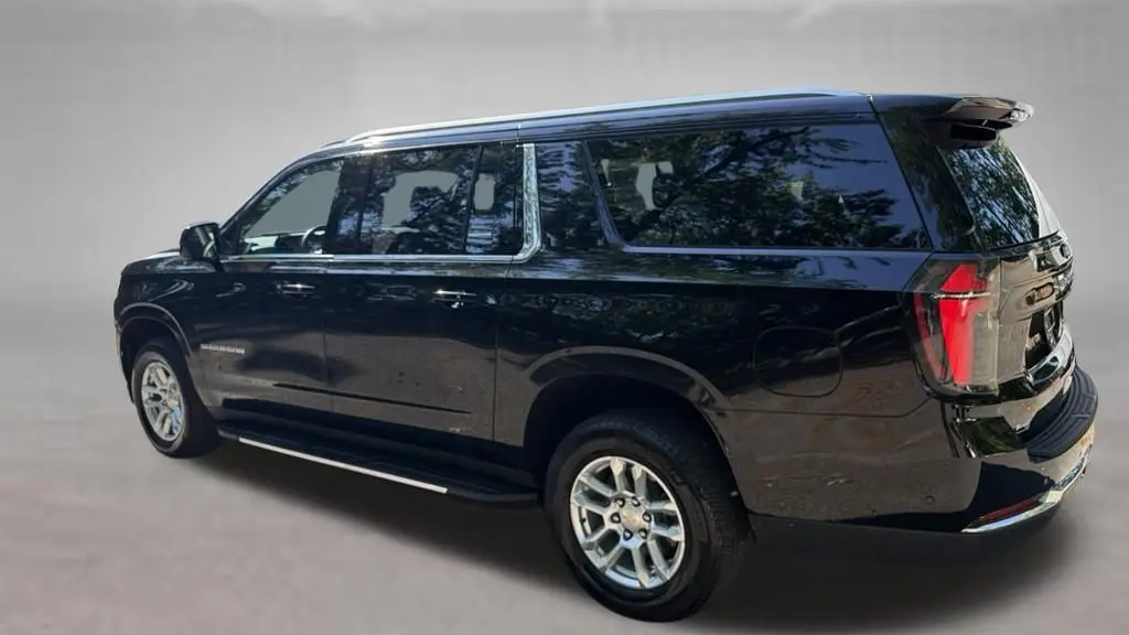 2025 Chevrolet Suburban LT