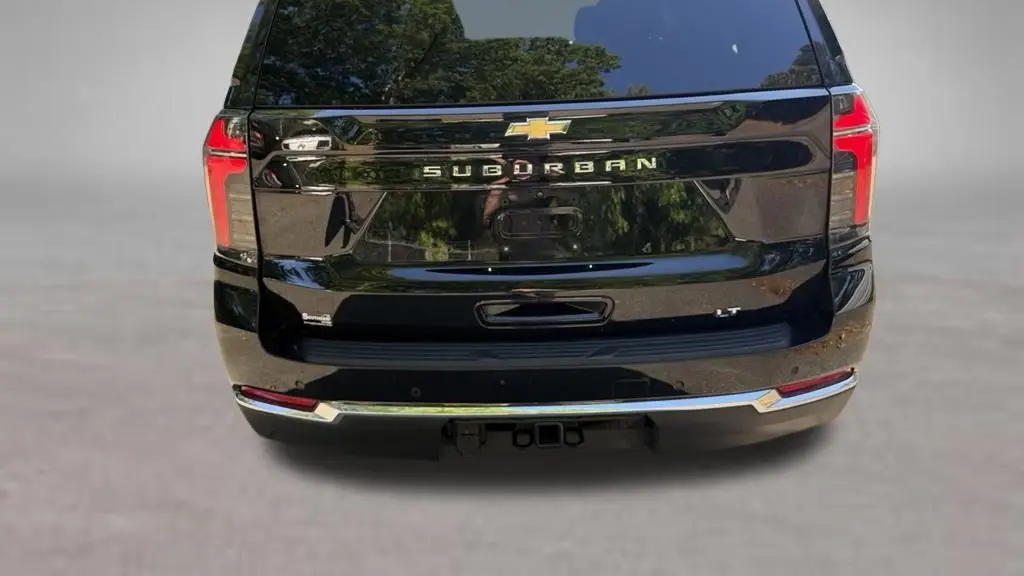 2025 Chevrolet Suburban LT