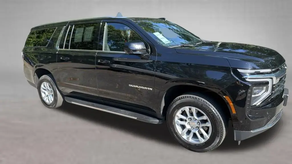2025 Chevrolet Suburban LT