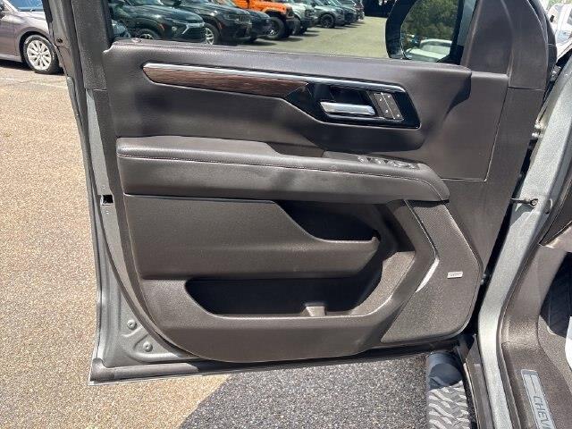 2026 Chevrolet Suburban - $69,579