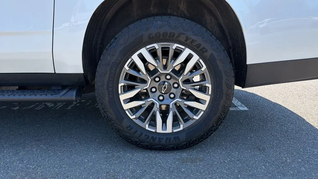 2025 Chevrolet Suburban Z71