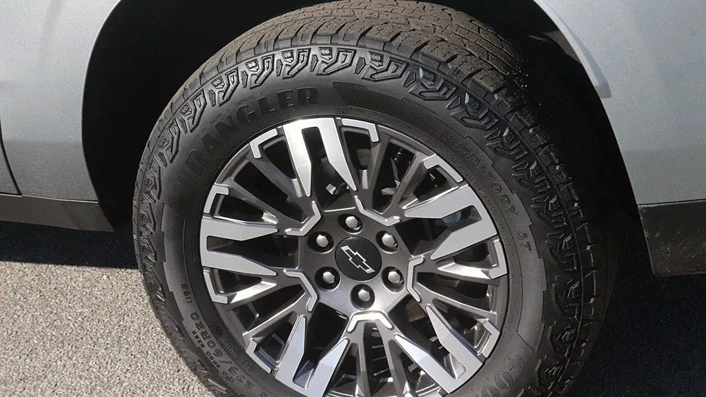 2025 Chevrolet Suburban Z71