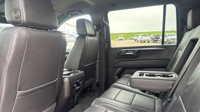 2025 Chevrolet Suburban Z71