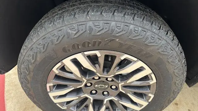 2025 Chevrolet Suburban Z71