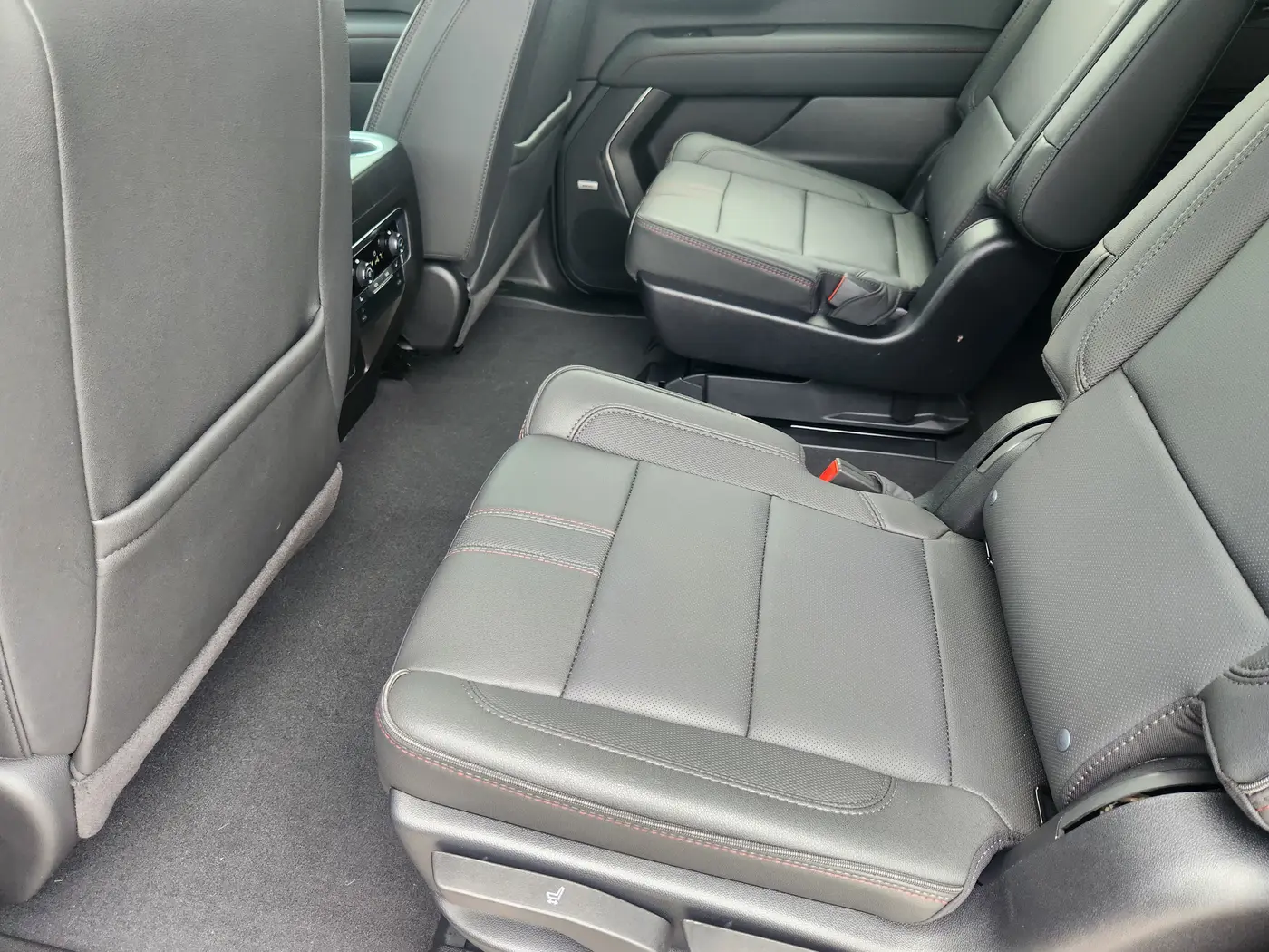 2026 Chevrolet Suburban - $79,915