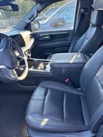 2025 Suburban Thumbnail 27